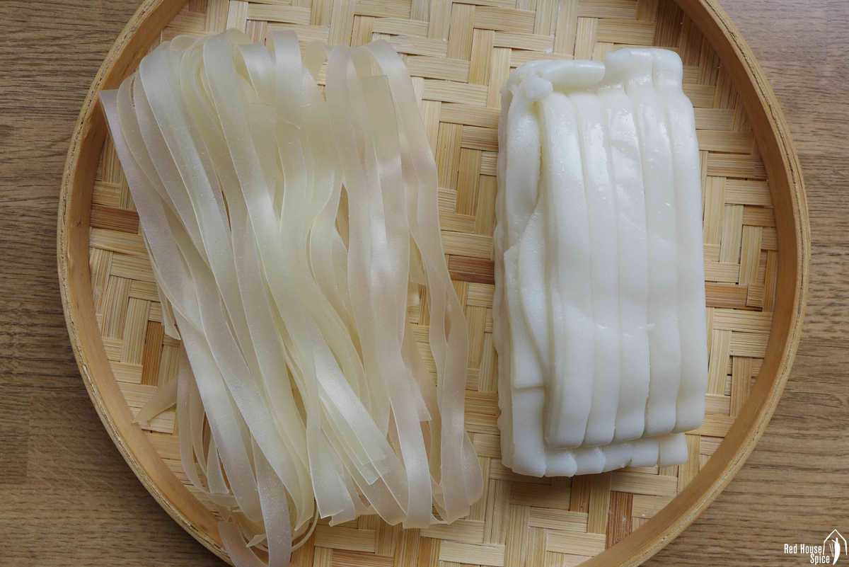 dried and fresh wide rice noodles