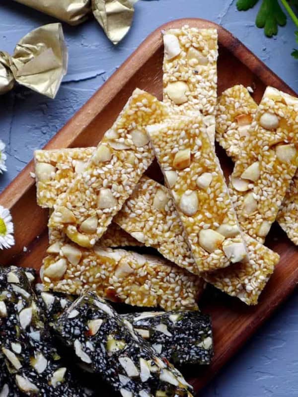 Chinese peanut & sesame brittle