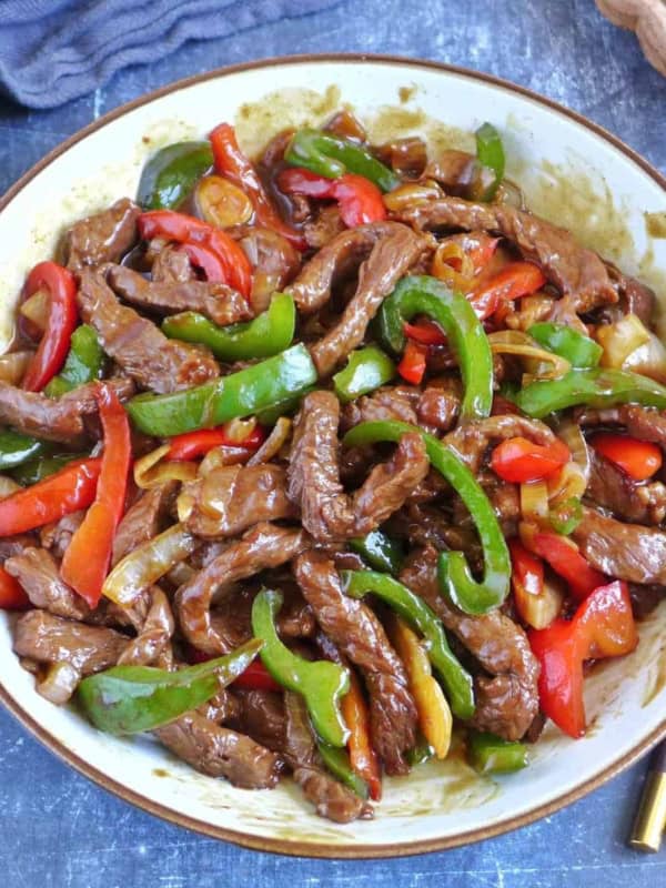 pepper steak in a plate.